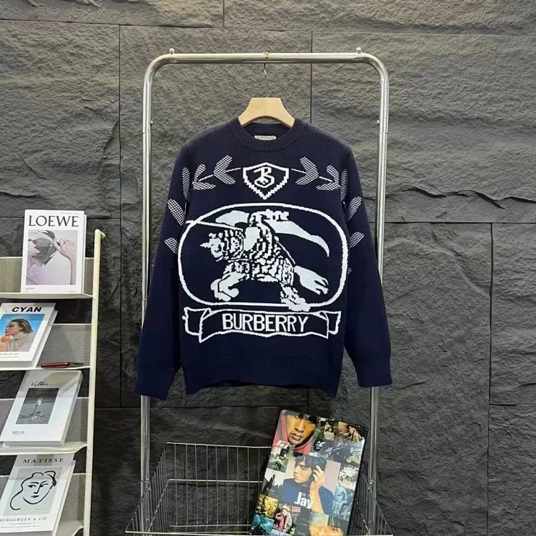 [In stock and shipped instantly] Burberry War Horse Logo Sweater