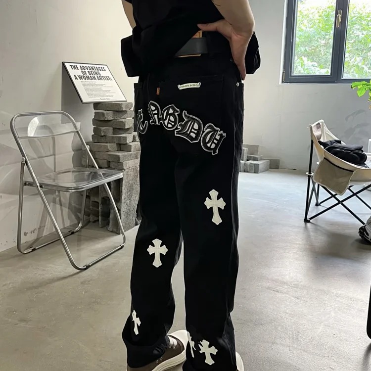 (Guangzhou ** version quality) Instant delivery, in stock, high street American limited loose trendy brand washed trousers cross patch leather straight jeans for men and women. Different mar