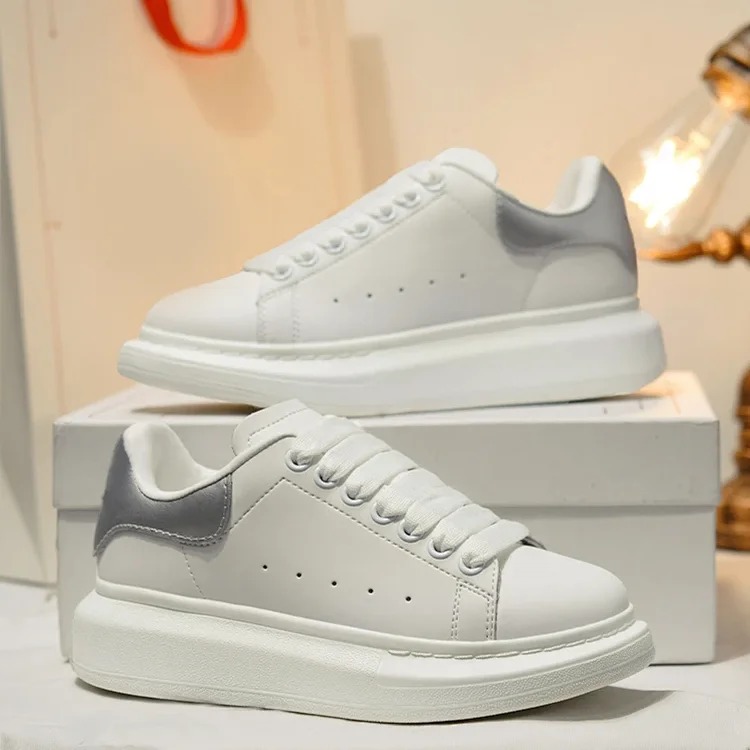 Keri McQueen white shoes ❗️❗️Exclusive to Fuku Kagura Studio❗️❗️Original original standard Guangzhou high version real-shot three-standard complete❗️Ready shipment❗️One to one❗️! Integrity m
