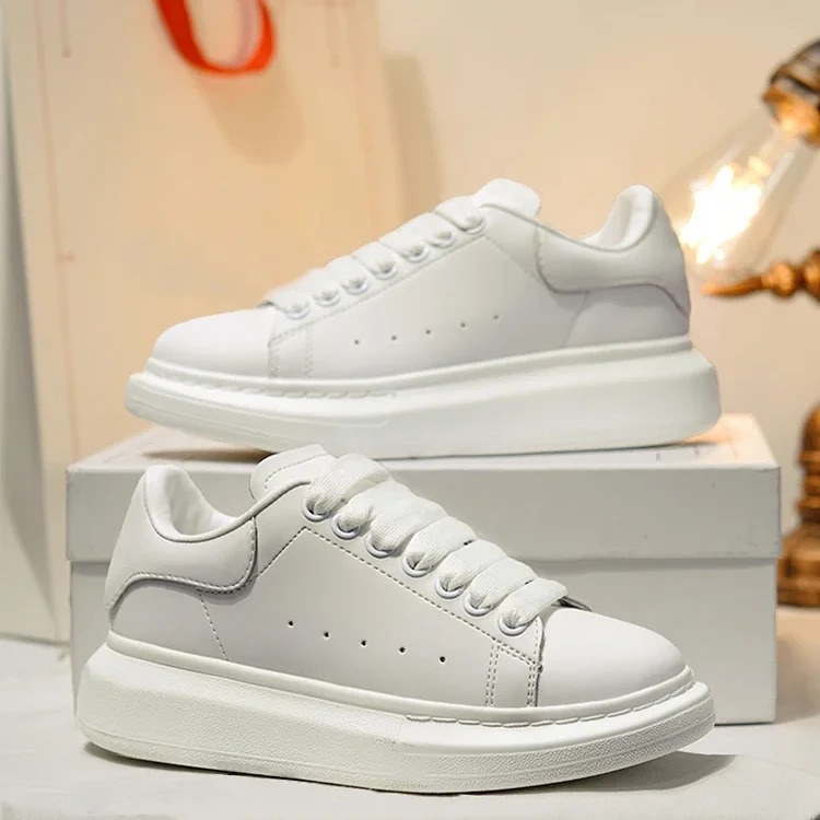 Keri McQueen white shoes ❗️❗️Exclusive to Fuku Kagura Studio❗️❗️Original original standard Guangzhou high version real-shot three-standard complete❗️Ready shipment❗️One to one❗️! Integrity m