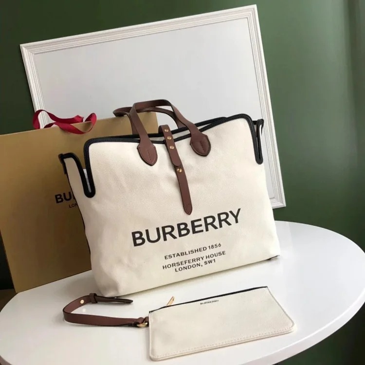 Burberry Belt Women's Large Capacity Tote Bag Shoulder Bag Women's Bag