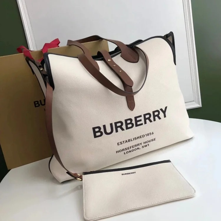 Burberry Belt Women's Large Capacity Tote Bag Shoulder Bag Women's Bag