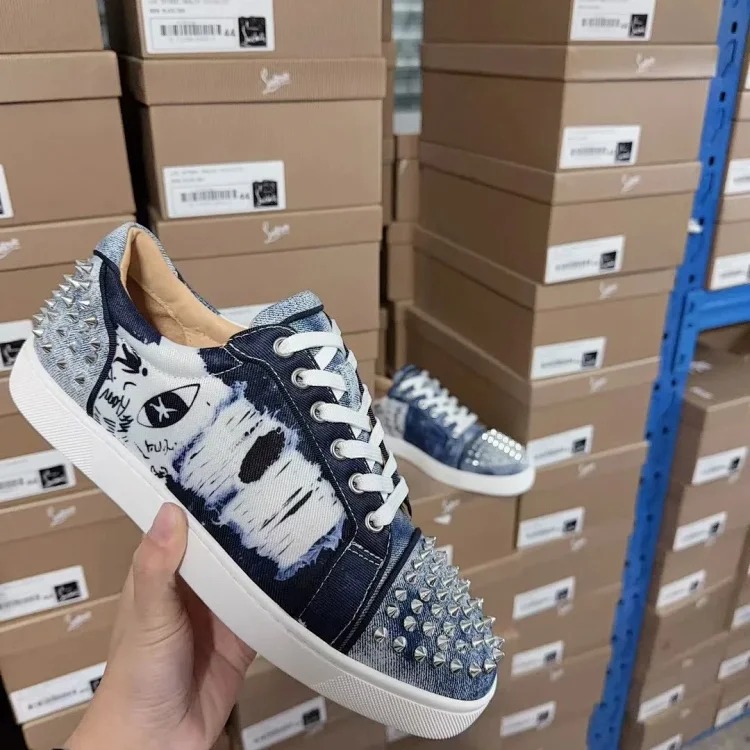 Azhu Autonomous [Ready stock shipped in seconds] D2 co-branded CL red-soled shoes with rivets! Guangzhou complete set of accessories! (Remark the size when placing an order) If you don’t kno