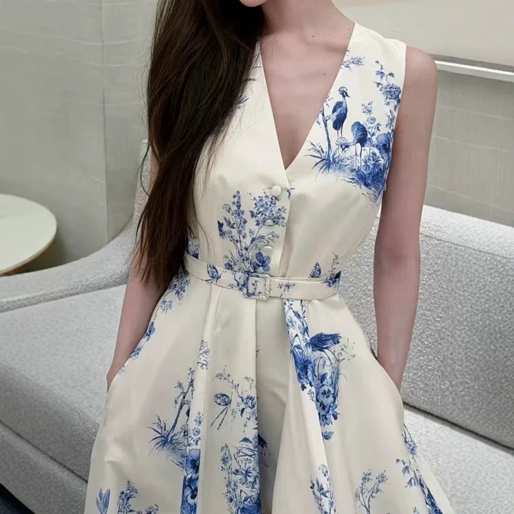 [OG] Global Shopping Private High-end Customized Seaside Resort Style Blue and White Printed Long Skirt Summer New V-neck Sleeveless Waist Slimming Fairy Beach Skirt