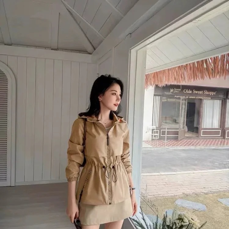 [Only pure original] Ready stockThe first choice for purchasing agentsThe highest version Burberry Light Luxury Authentic 2026 Spring New Women's High-end British Windbreaker Jacket Slim Tem