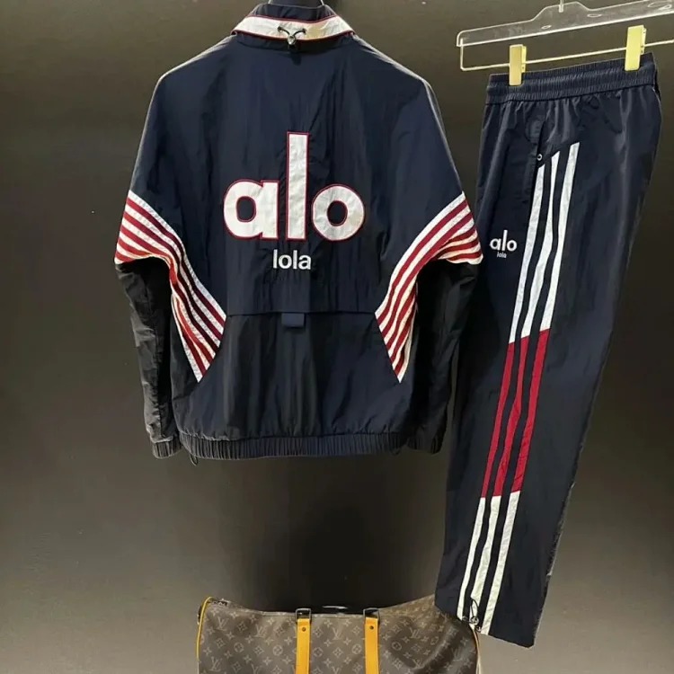 Trendy new ALO light luxury sports suit image 4