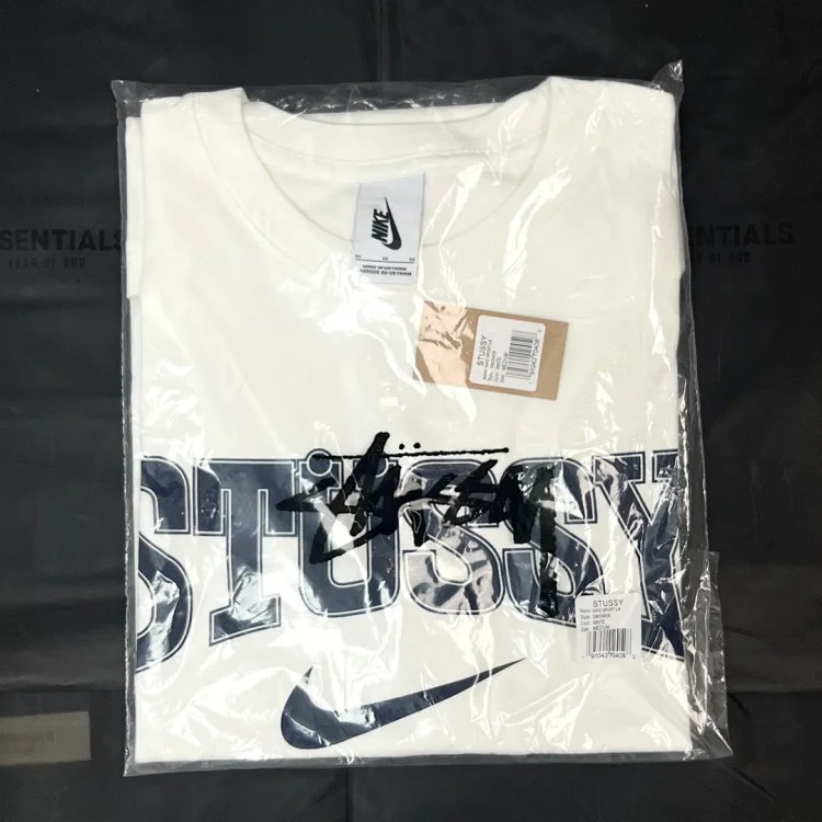 The original Stussy Nike Los Angeles co-branded short-sleeved originated from the surfing resort of Southern California. It has redefined the design appearance and ideology of casual clothin