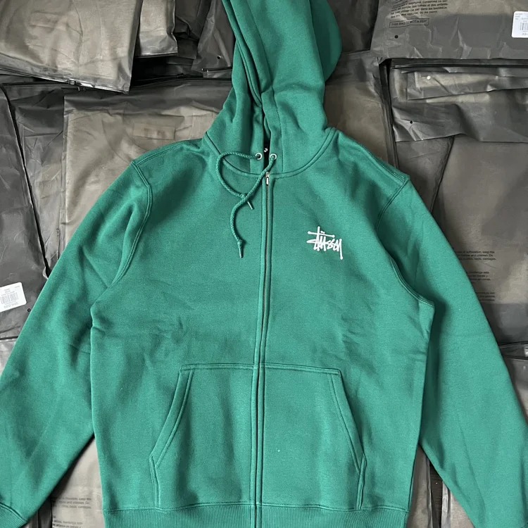 Manufacturing Stussy logo letter classic series new pattern printed zipper sweatshirt hoodie originated from the surfing mecca of Southern California, USA, and used the wave of youth sports