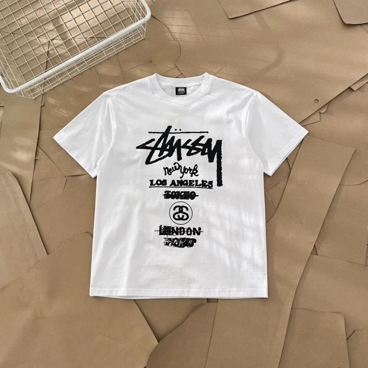 Original production 25SS Stussy World Tour Series World Tour letter logo printed short-sleeved T-shirt TEE originated from the surfing resort of Southern California, USA