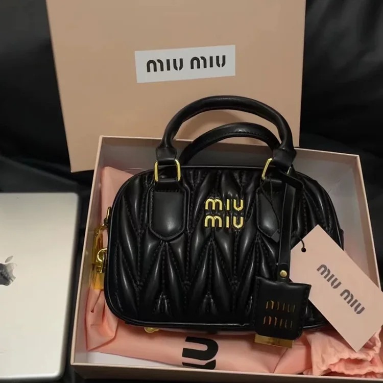 Miu Lambskin Pleated Bowling Ball Boston Daughter's Small Square Bag Versatile One Shoulder Crossbody for Women