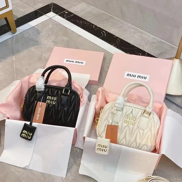 Miu Lambskin Pleated Bowling Ball Boston Daughter's Small Square Bag Versatile One Shoulder Crossbody for Women