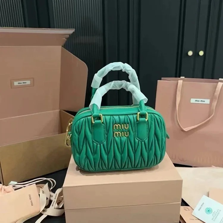 Miu Lambskin Pleated Bowling Ball Boston Daughter's Small Square Bag Versatile One Shoulder Crossbody for Women
