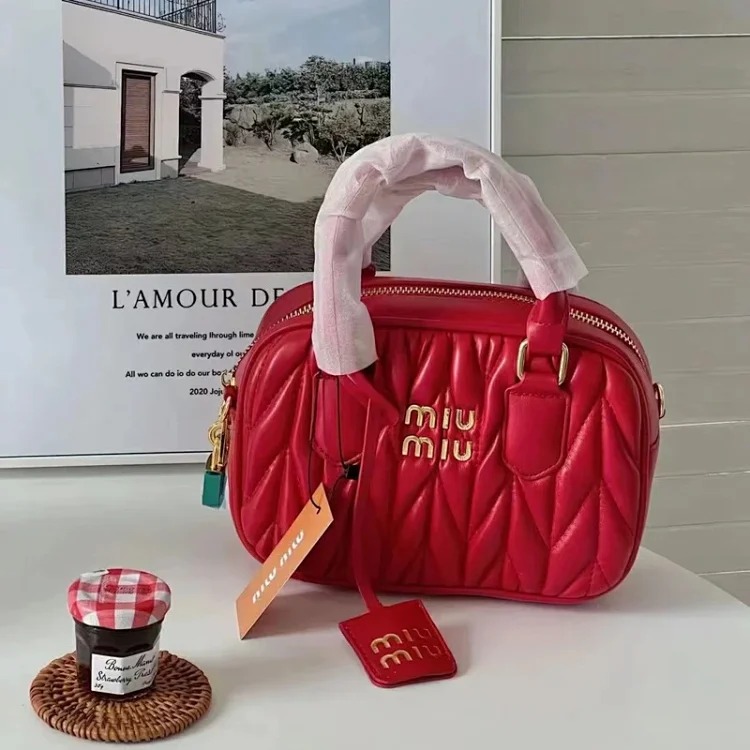 miu lambskin pleated bowling ball Boston daughter carries a small square bag versatile one-shoulder cross-body for women