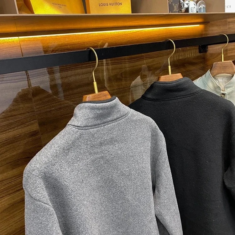 Miu Miu 24FW new fashionable warm fleece stand-collar jacket for autumn and winter, the same classic embroidered logo loose silhouette zipper jacket for men and women