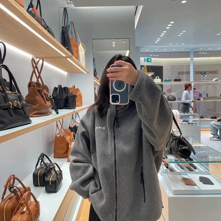 Miu Miu 24FW new fashionable warm fleece stand-collar jacket for autumn and winter, the same classic embroidered logo loose silhouette zipper jacket for men and women