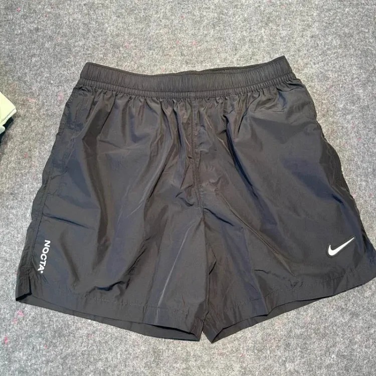 Comfortable, soft and breathable casual shorts with zipper pockets