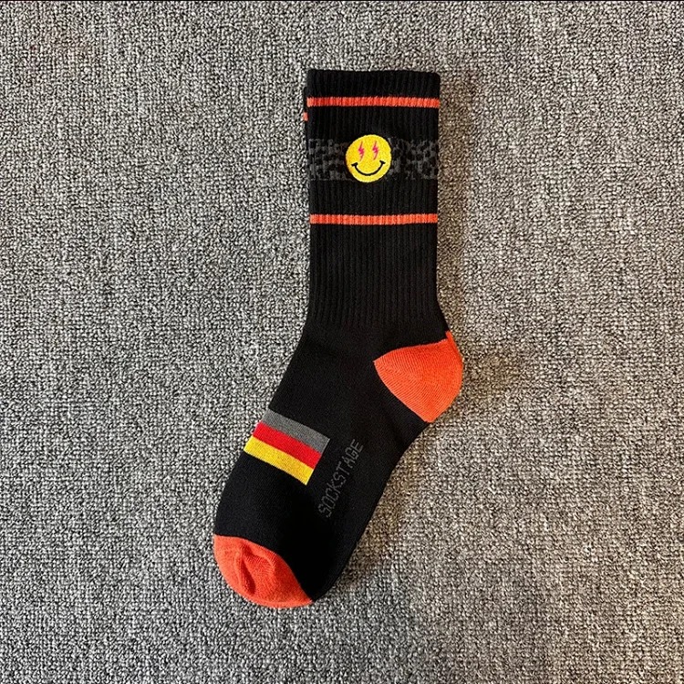 Smiley face embroidered socks street skateboard sports casual mid-calf cotton socks
