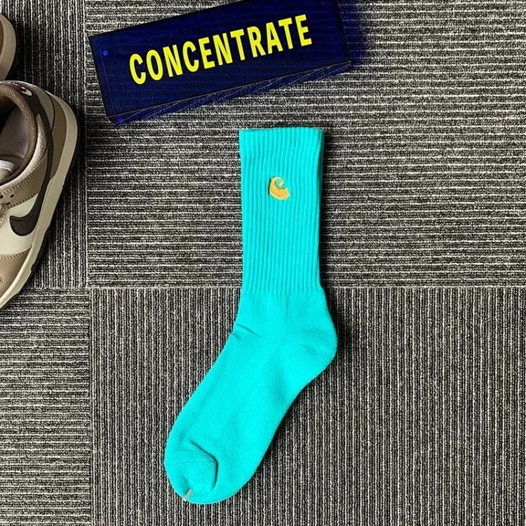 Carhartt men's and women's European and American fashion brand towel bottom gold label embroidery simple workwear style skateboard sports socks