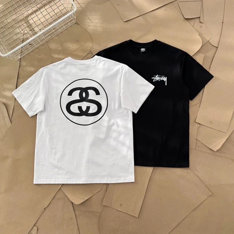 Original production 25SS Stussy x Chanel spoof joint model Ocean pattern letter printed short-sleeved T-shirt TEE Stussy originated from the surfing mecca of Southern California in the Unite
