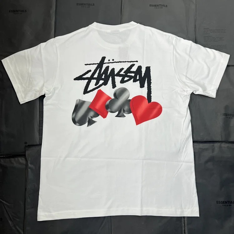 Original production STUSSY playing cards new pattern round neck printed short-sleeved originated from the surfing mecca of Southern California in the United States. It has redefined the desi