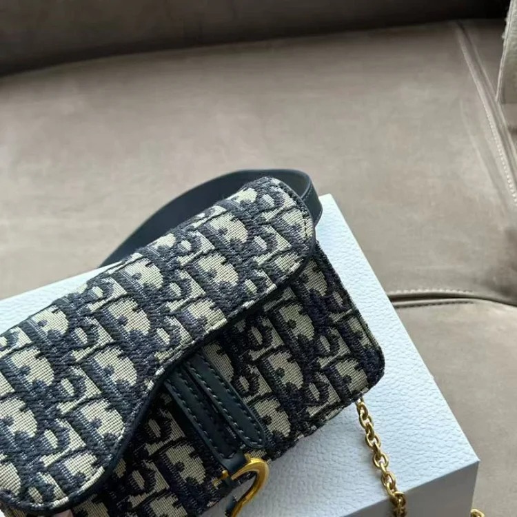 Louis Vuitton Accessories: waist bag, chain bag, transformation bag, saddle, presbyopia chain, cross-body metal waist bag(pic2) Louis Vuitton Accessories: waist bag, chain bag, transformation bag, saddle, presbyopia chain, cross-body metal waist bag