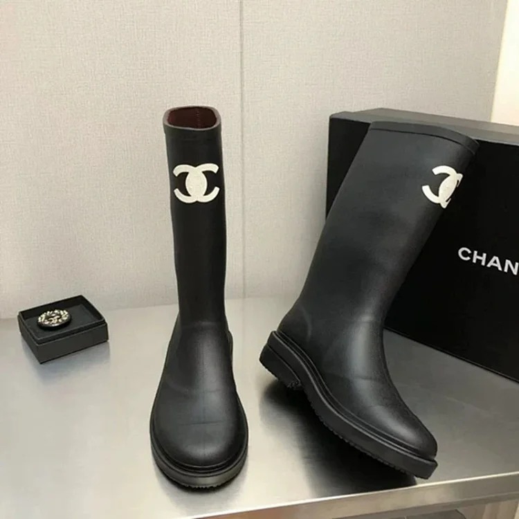 Boots Knight, but black knee-high women's mid-length boots, thick soles, small rubber, antique style, tall rain boots, fashionable