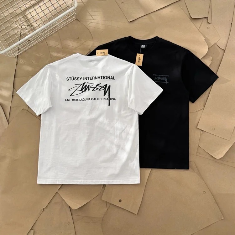 Original production 26SS STUSSY Classic cursive series international printed couple round neck short-sleeved T-shirt TEE Stussy originated from the surfing mecca of Southern California in th