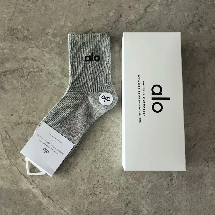 Alo Sports Socks Boneless Seamless Solid Color Mesh Cotton Socks