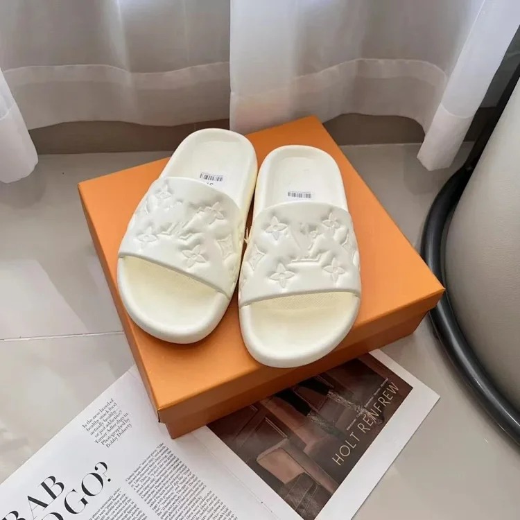 Letter embossed slippers for men and women, flat, non-slip, versatile image 2