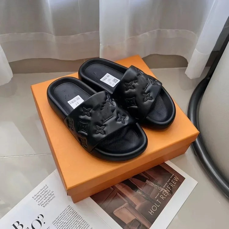 Letter embossed slippers for men and women, flat, non-slip, versatile image 3