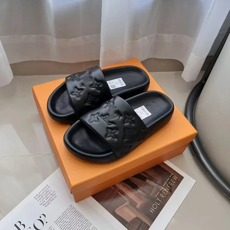 Letter embossed slippers for men and women, flat, non-slip, versatile image 6