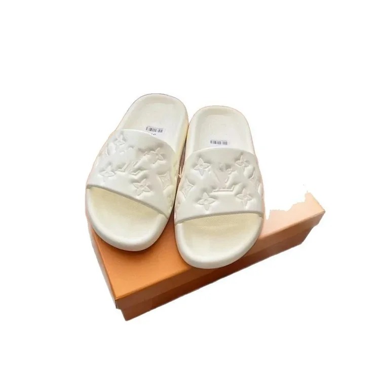Letter embossed slippers for men and women, flat, non-slip, versatile image 7