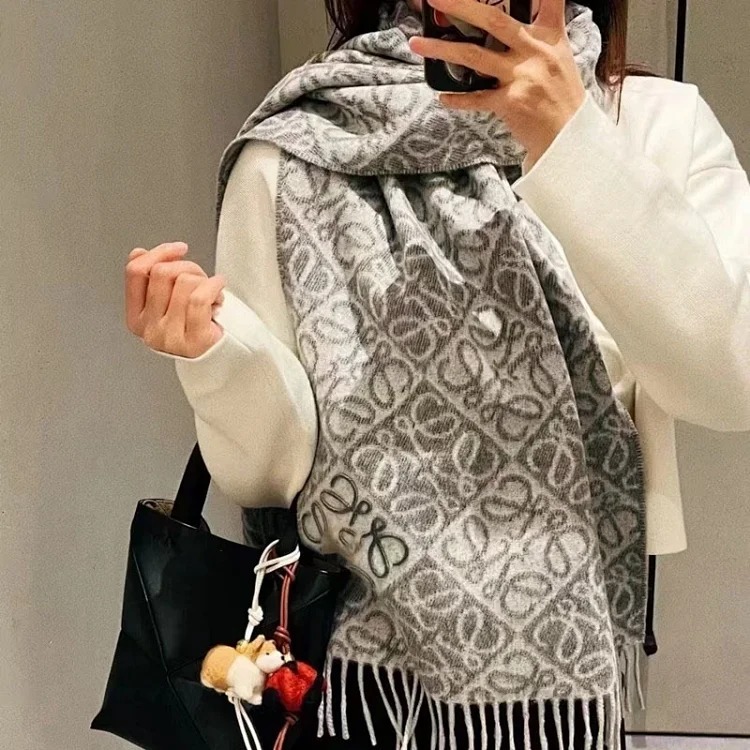 New embroidered Luojia high-end checkerboard jacquard scarf warm shawl autumn and winter versatile unisex image 2