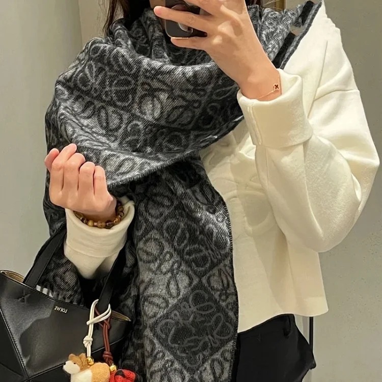 New embroidered Luojia high-end checkerboard jacquard scarf warm shawl autumn and winter versatile unisex image 4