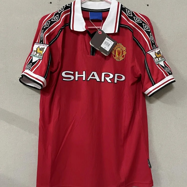 Popular retro football uniforms AC/No. 22 Kaka No. 80 Ronaldinho Manchester United Red Devils Beckham