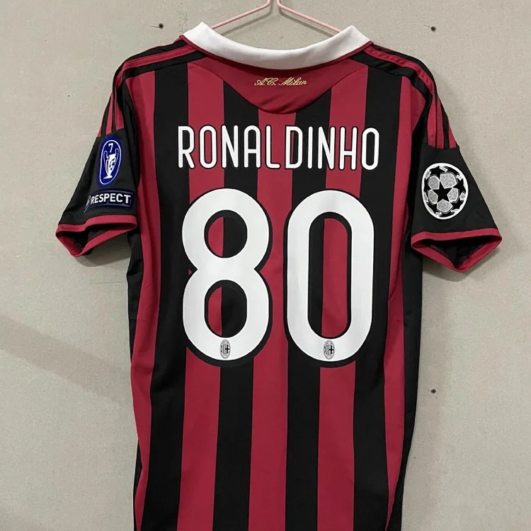 Popular retro football uniforms AC/No. 22 Kaka No. 80 Ronaldinho Manchester United Red Devils Beckham