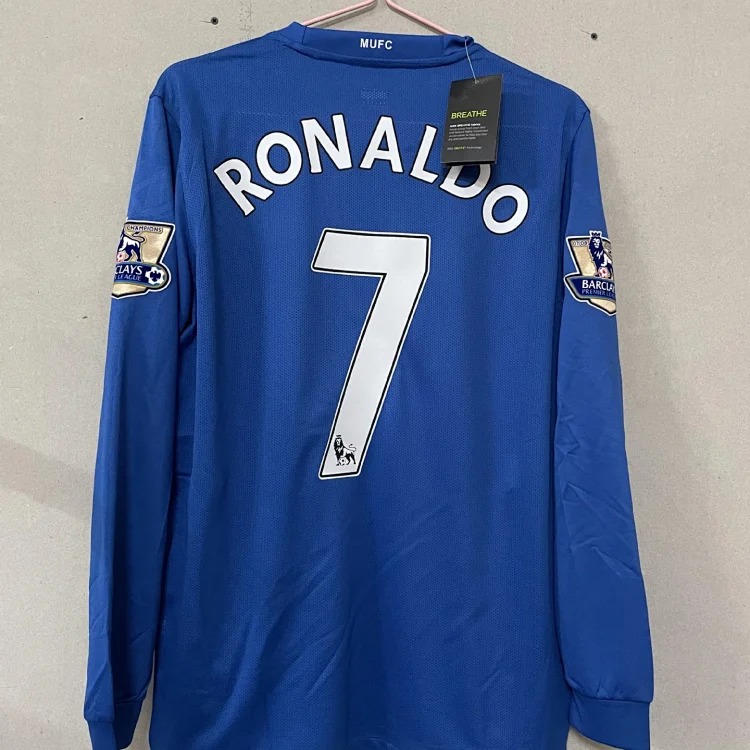 Popular retro football uniforms AC/No. 22 Kaka No. 80 Ronaldinho Manchester United Red Devils Beckham