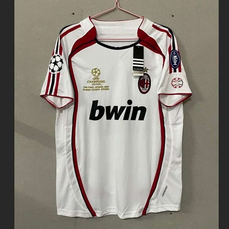 Popular retro football uniforms AC/No. 22 Kaka No. 80 Ronaldinho Manchester United Red Devils Beckham