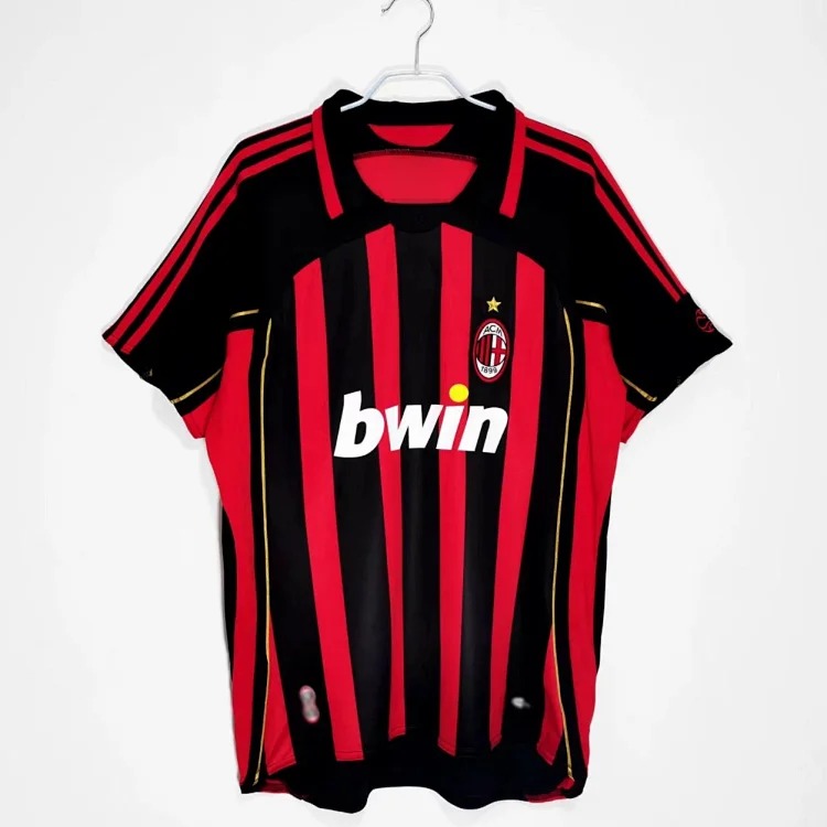 Popular retro football uniforms AC/No. 22 Kaka No. 80 Ronaldinho Manchester United Red Devils Beckham
