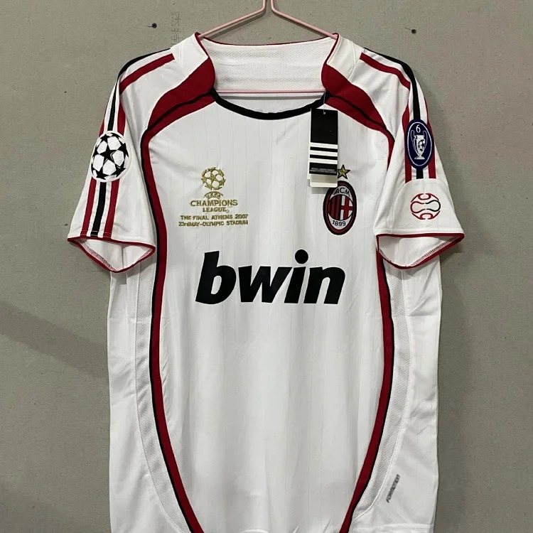 Popular retro football uniforms AC/No. 22 Kaka No. 80 Ronaldinho Manchester United Red Devils Beckham