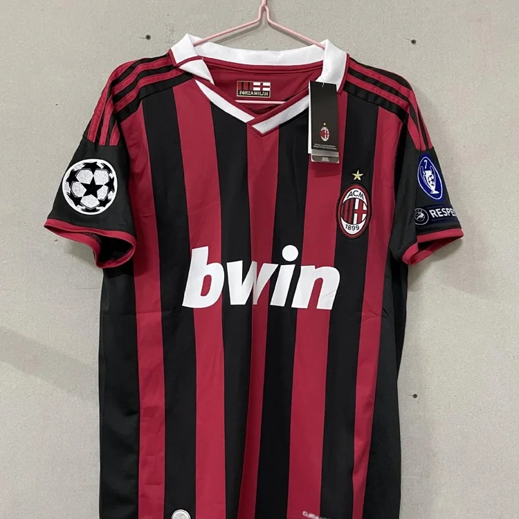 Popular retro football uniforms AC/No. 22 Kaka No. 80 Ronaldinho Manchester United Red Devils Beckham