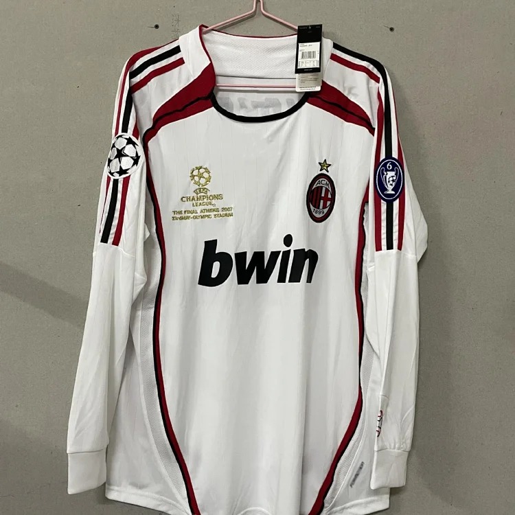 Popular retro football uniforms AC/No. 22 Kaka No. 80 Ronaldinho Manchester United Red Devils Beckham