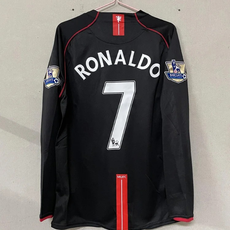 Popular retro football uniforms AC/No. 22 Kaka No. 80 Ronaldinho Manchester United Red Devils Beckham