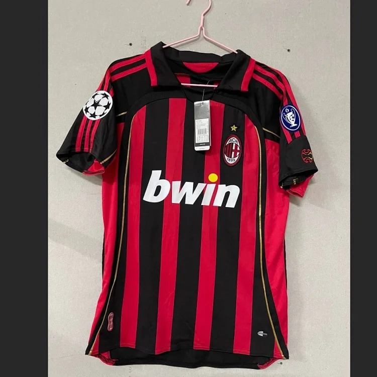 Popular retro football uniforms AC/No. 22 Kaka No. 80 Ronaldinho Manchester United Red Devils Beckham