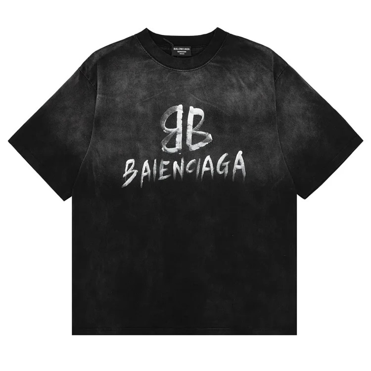 B's washed and distressed half-sleeves are a fashionable brand with a strong sense of style.