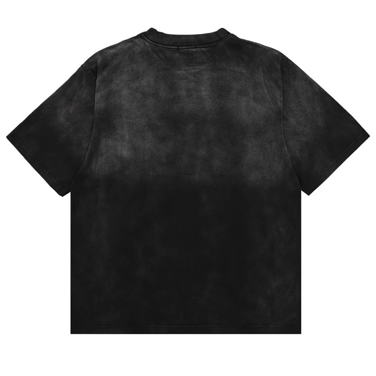 B's washed and distressed half-sleeves are a fashionable brand with a strong sense of style.