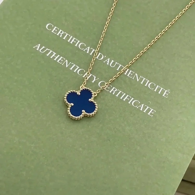 Fine necklace made of V-gold with CNC carving technology