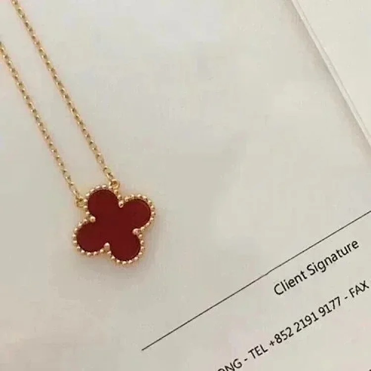 Fine necklace made of V-gold with CNC carving technology