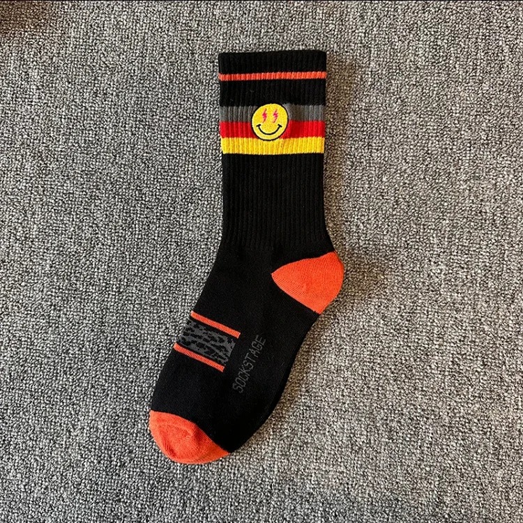 Smiley face embroidered socks street skateboard sports casual mid-calf cotton socks
