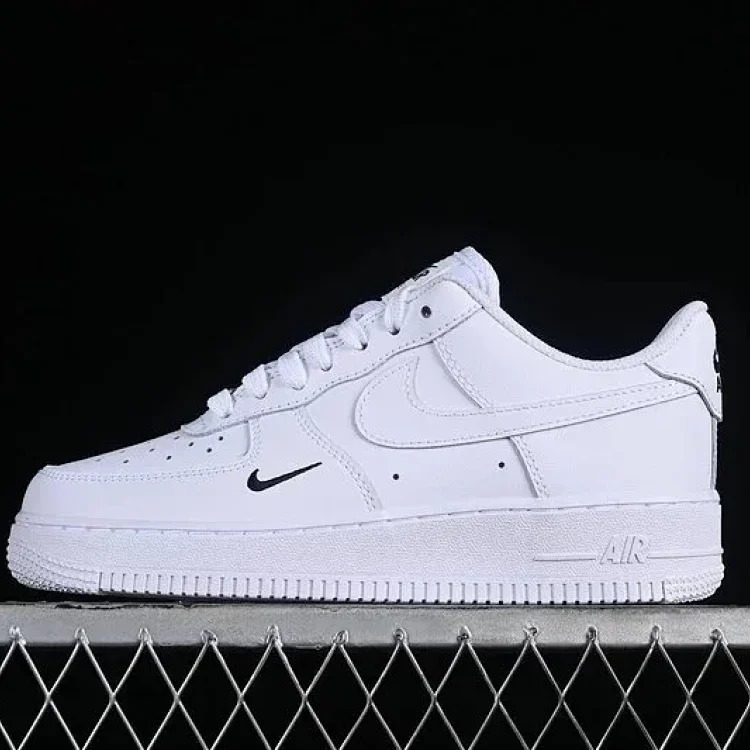 OG FORCE 1 07 LOW Sneakers